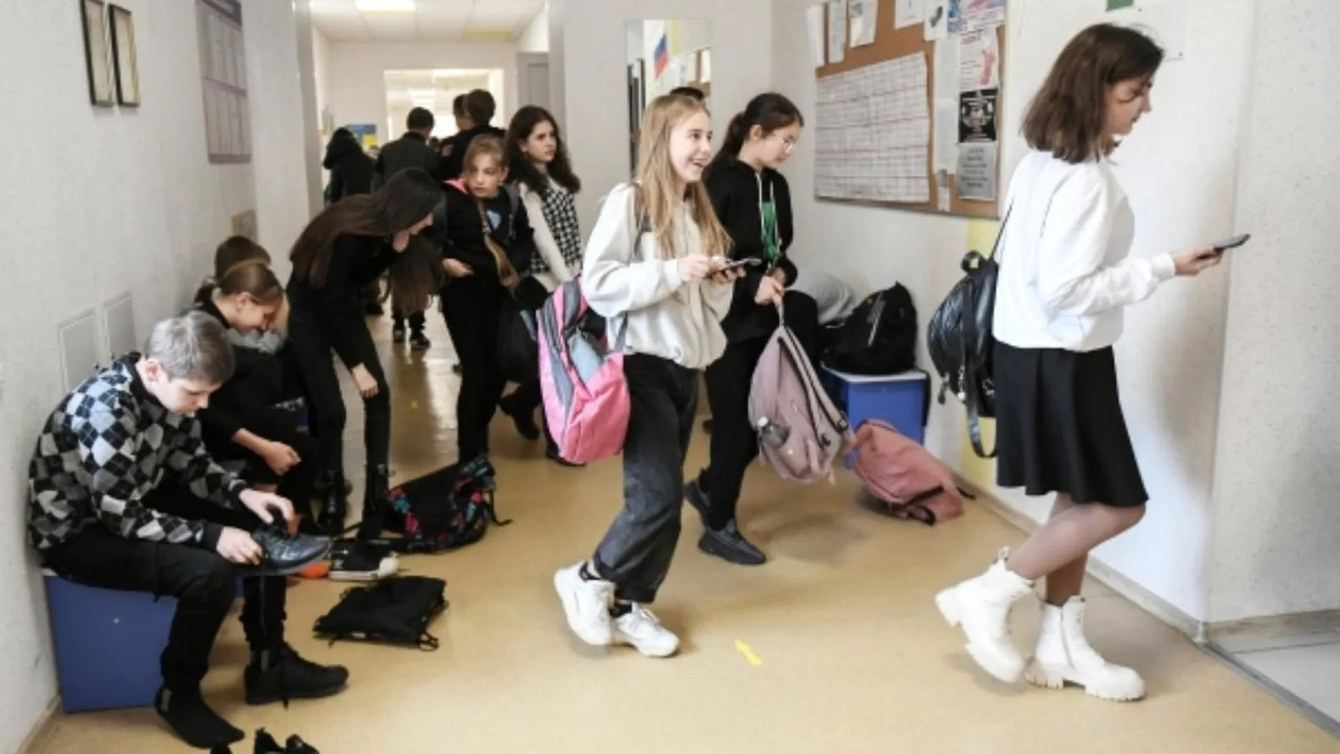 В Подмосковье на деятельность советников по воспитанию в школе предусмотрели 300 млн руб