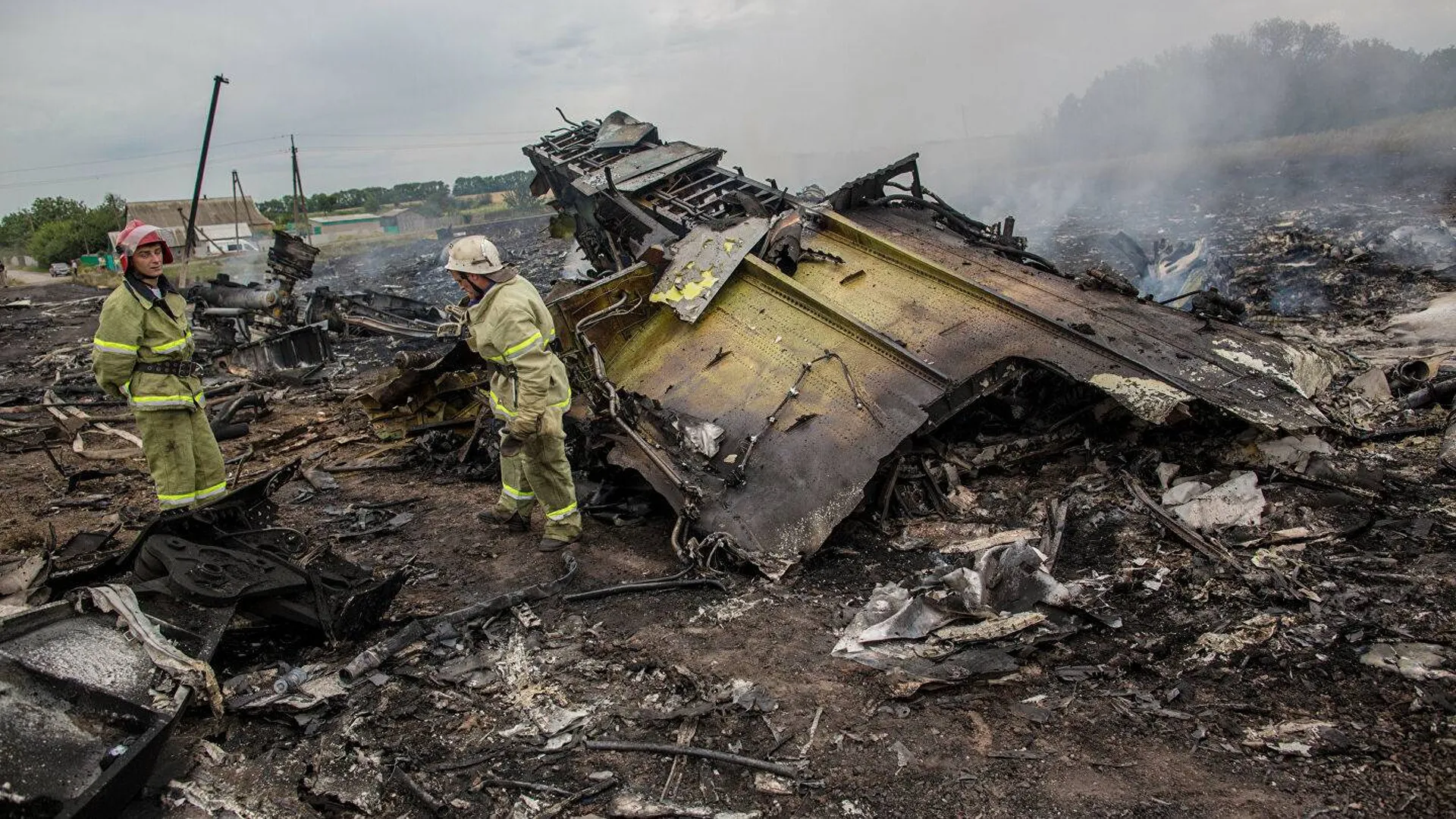 Кремль назвал неуместными призывы к России признать ответственность за крушение Boeing под Донецком