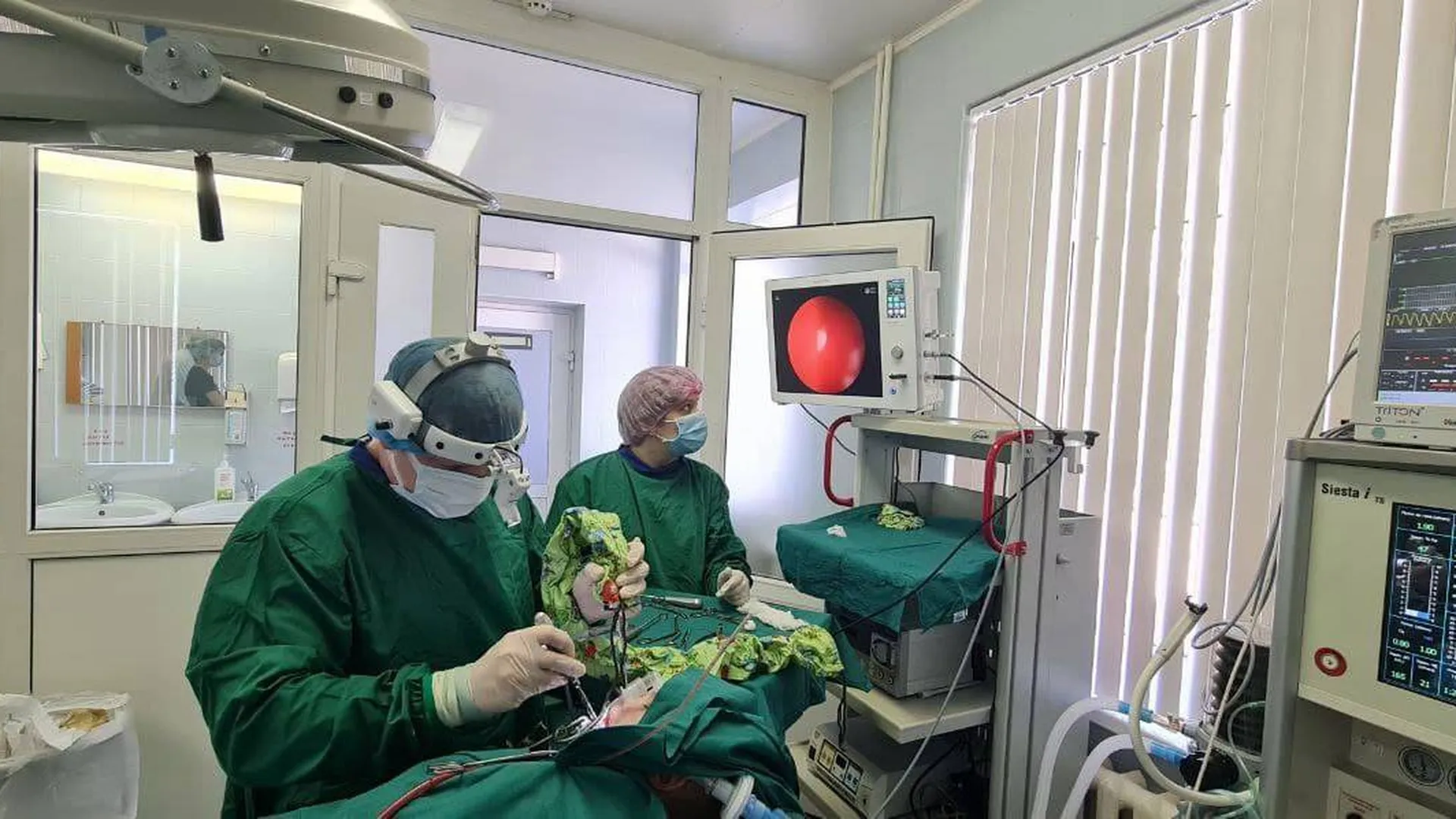 Эндоскопическое отделение областной больницы. Эндоскопическая аденотомия.