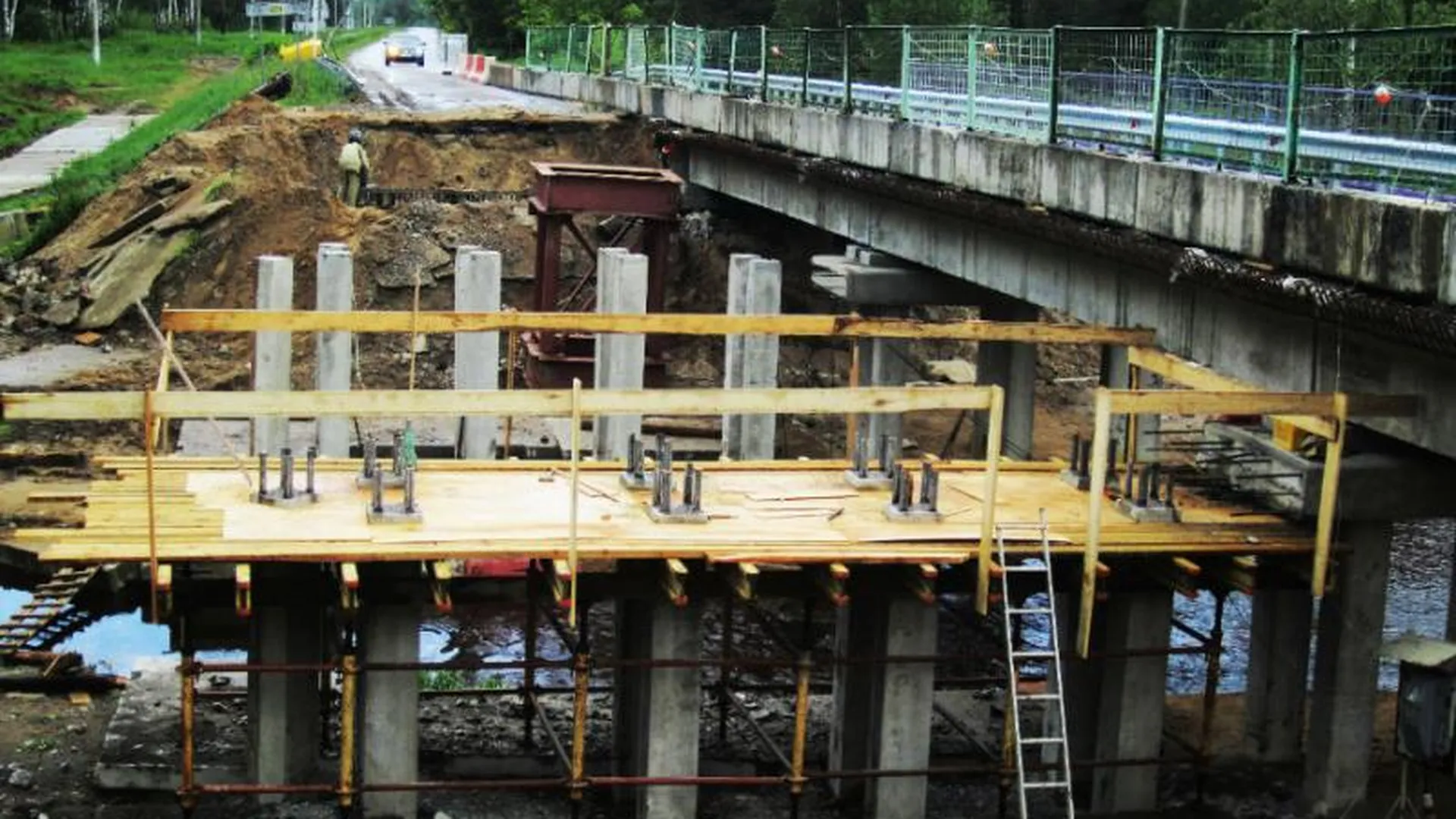 Второй этап реконструкции моста через реку Вольная начался в МО