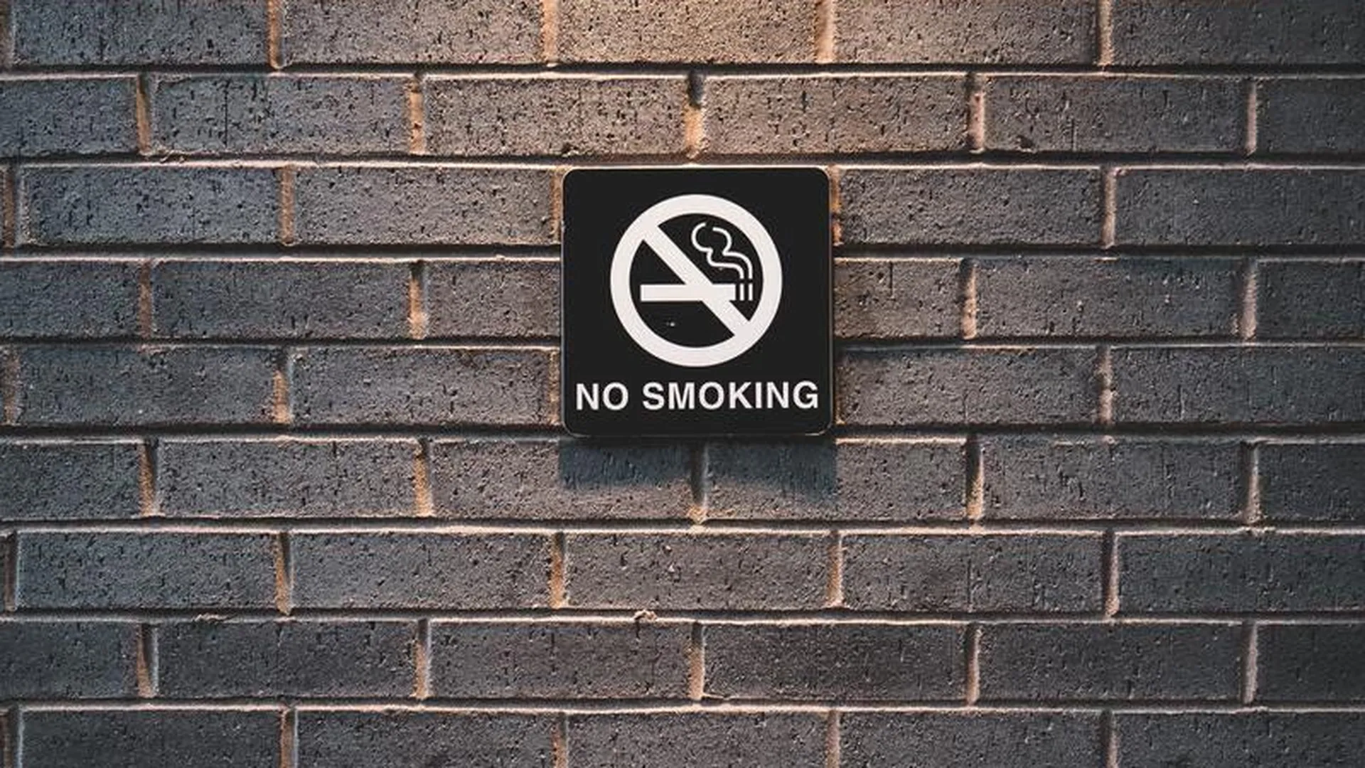 Нарколог Минздрава Подмосковья опроверг миф о том, что курение успокаивает
