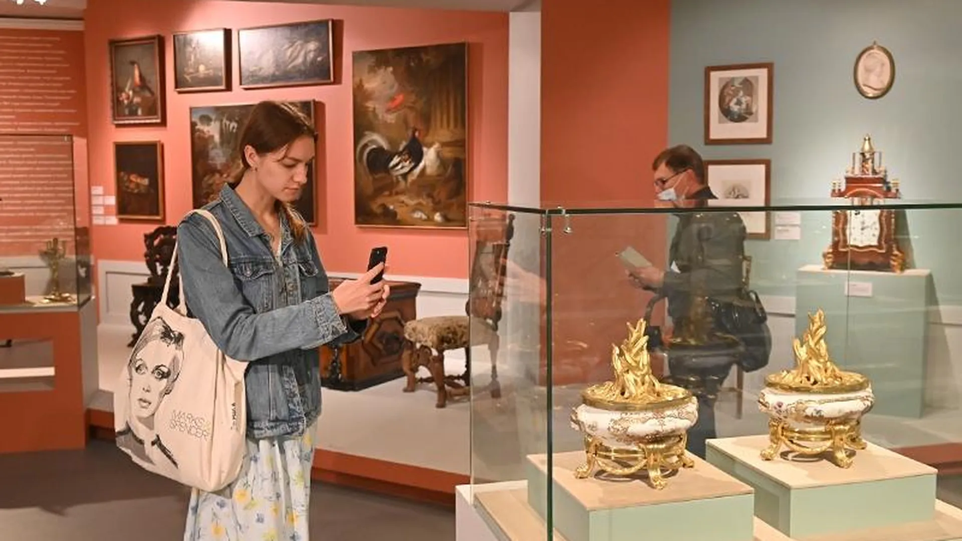 Уникальные предметы из дворянских усадеб впервые показали на выставке в «Новом Иерусалиме»