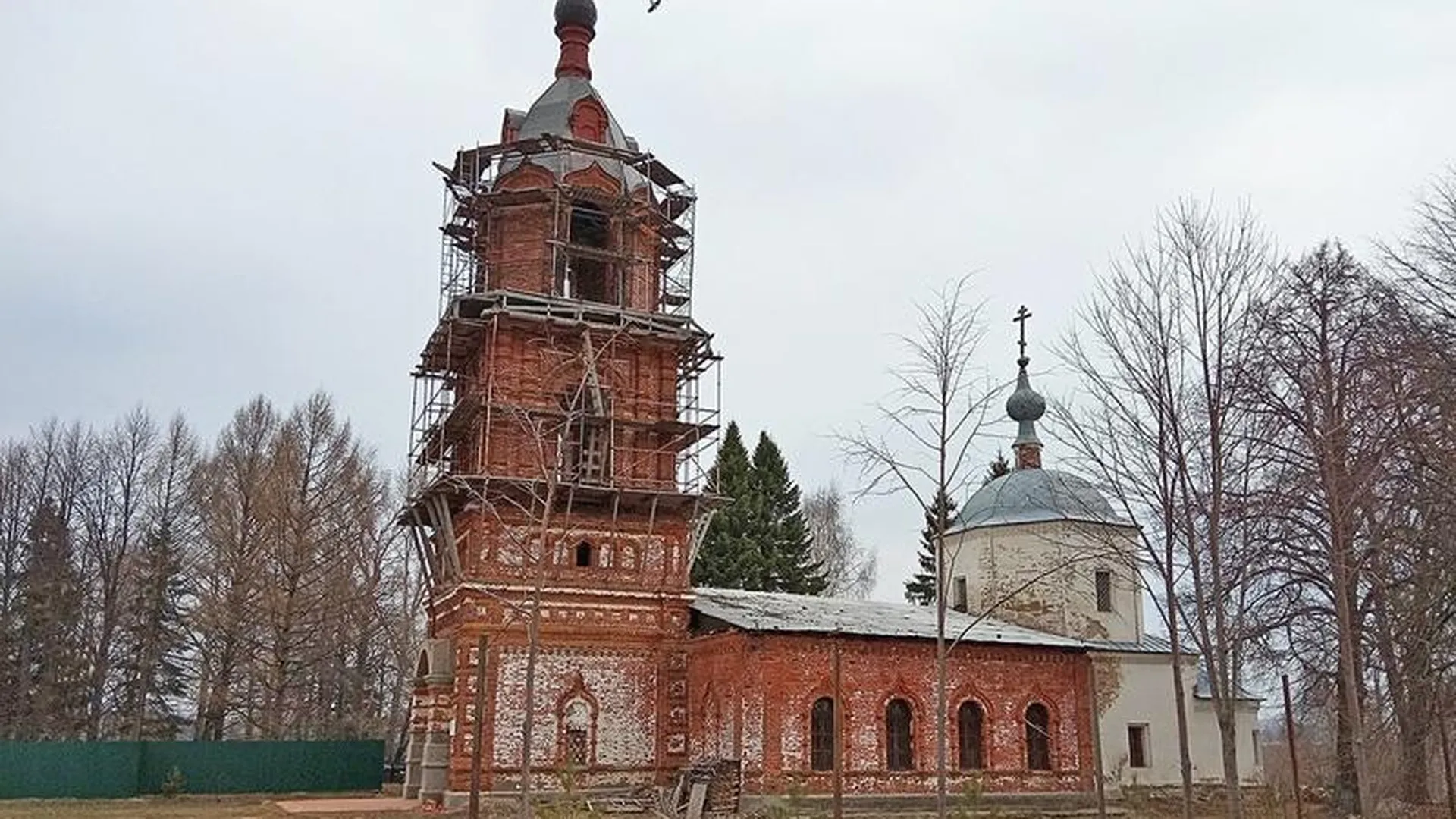 Церковь Воскресения Словущего в селе Карпово