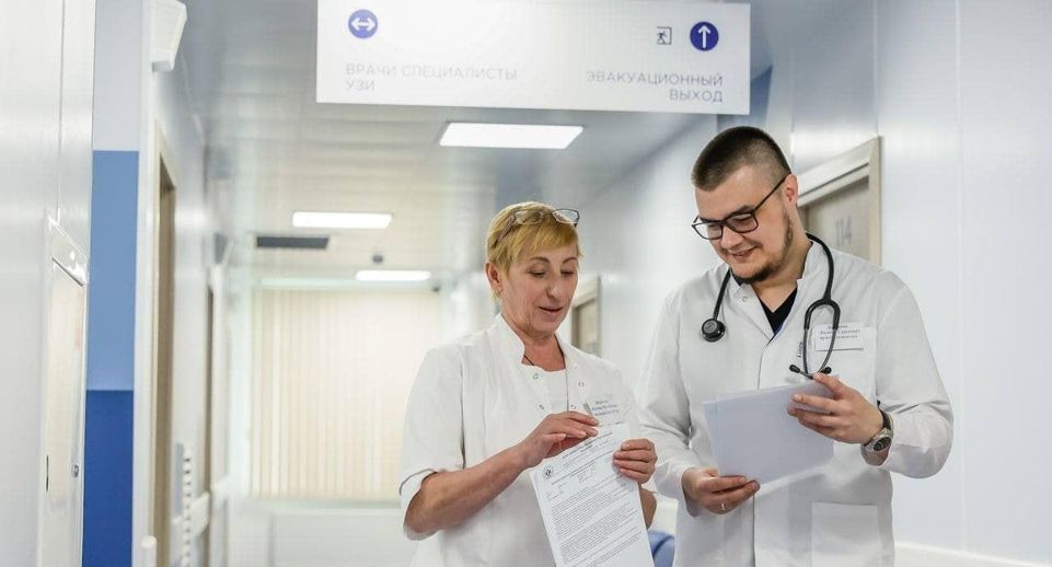 Еще 220 врачей пришли работать в Подмосковье по рекомендациям коллег в 2024 году