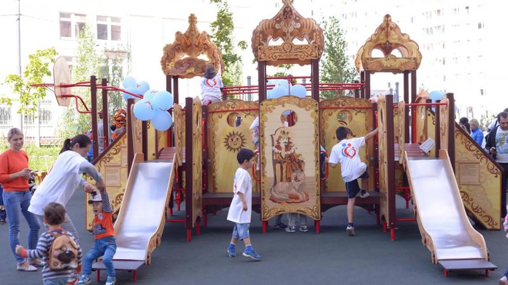 В Красногорске открыли две новые детские площадки