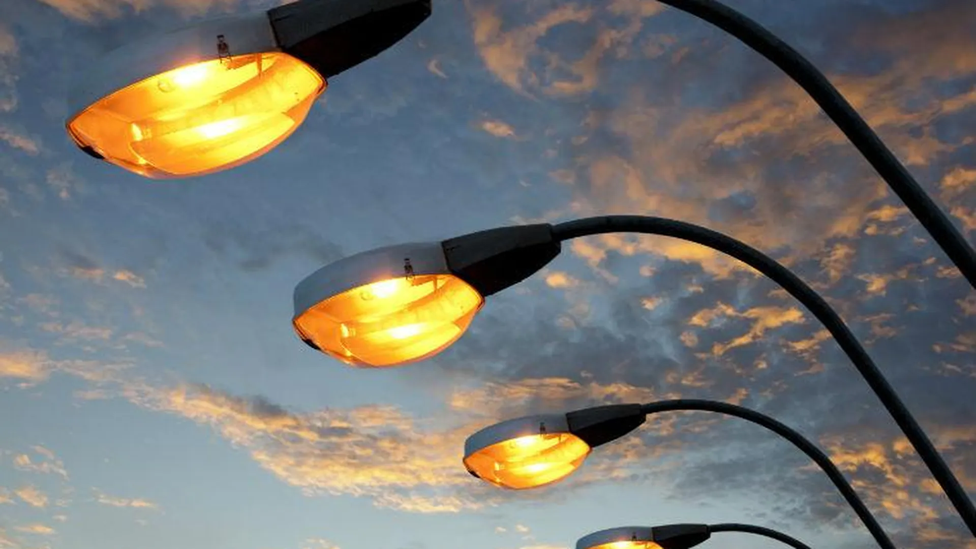 Около 40 тысяч установок уличного освещения модернизируют в области в 2016 году