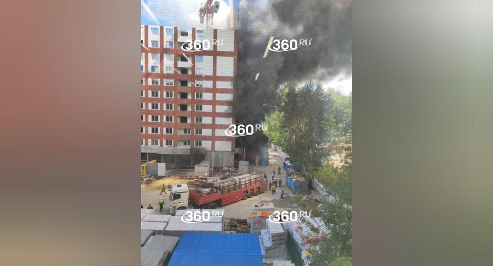 Источник 360.ru: сотрудники МЧС ликвидировали пожар на стройке в районе Коптево