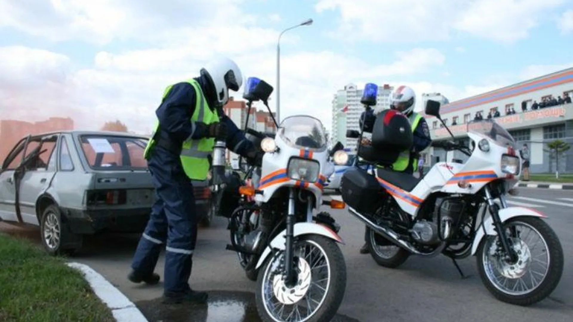 Спасатели-мотоциклисты Подмосковья помогли почти 100 человек за сезон