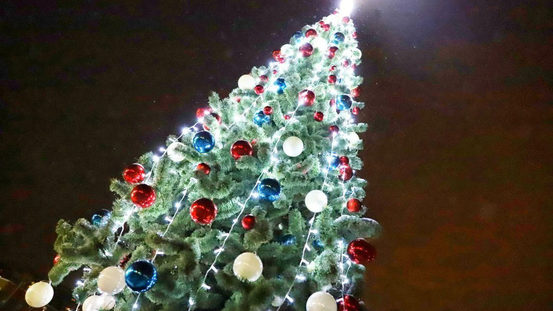 В Реутове установят 27 новогодних елей и зажгут праздничную иллюминацию