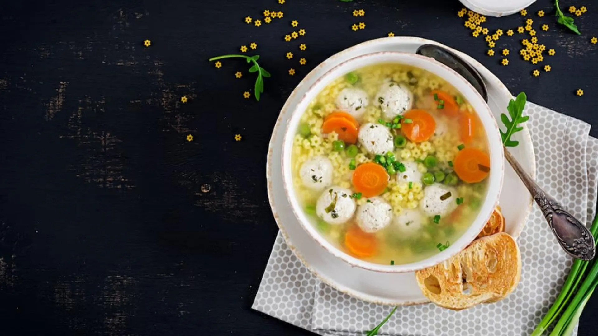 Диетолог Малькова назвала супы, которые могут нанести вред здоровью