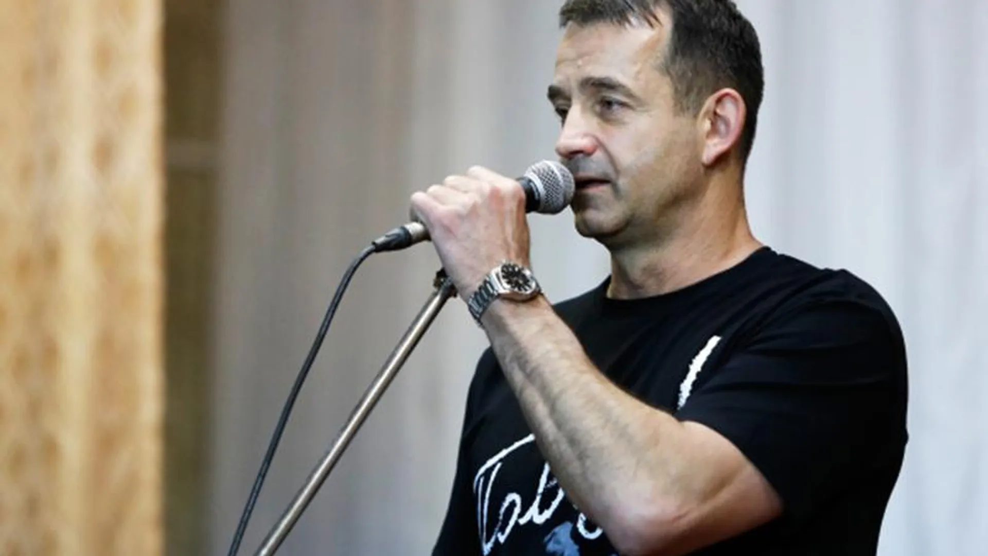 Дмитрий Певцов рассказал, какие песни он исполнит на своих бесплатных концертах в Подмосковье
