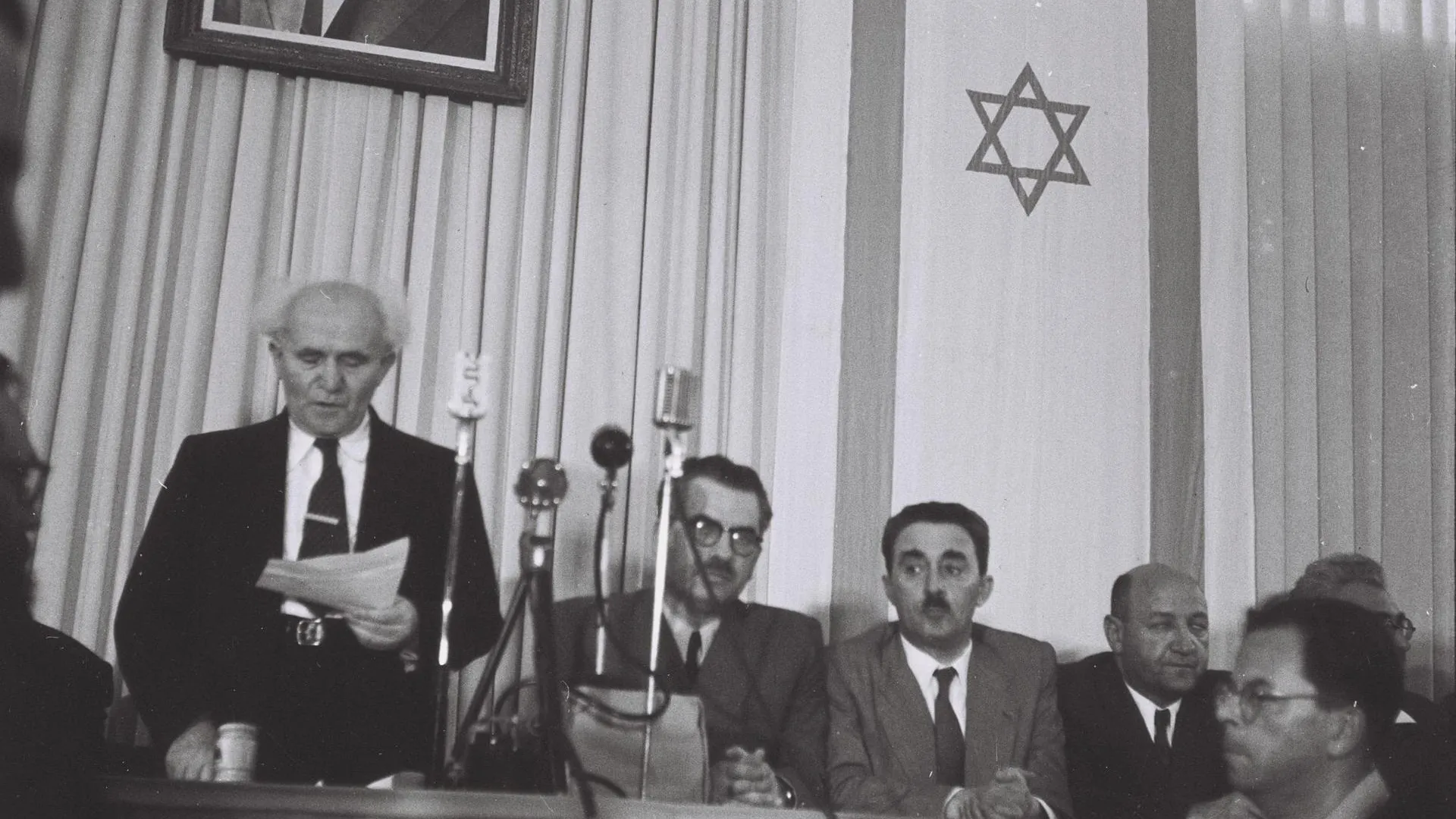 Давид Бен-Гурион провозглашает независимость Израиля / Government Press Office