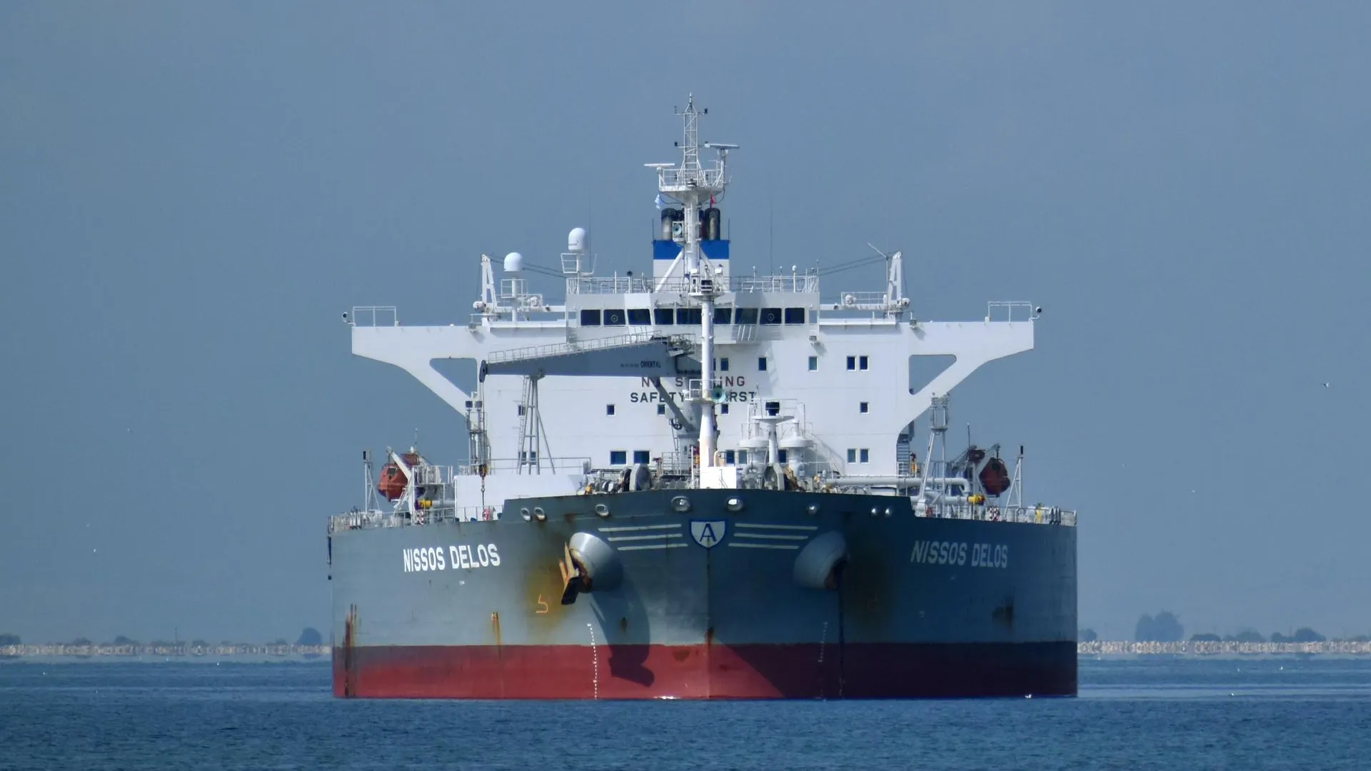 Пираты захватили танкер датской компании в Гвинейском заливе