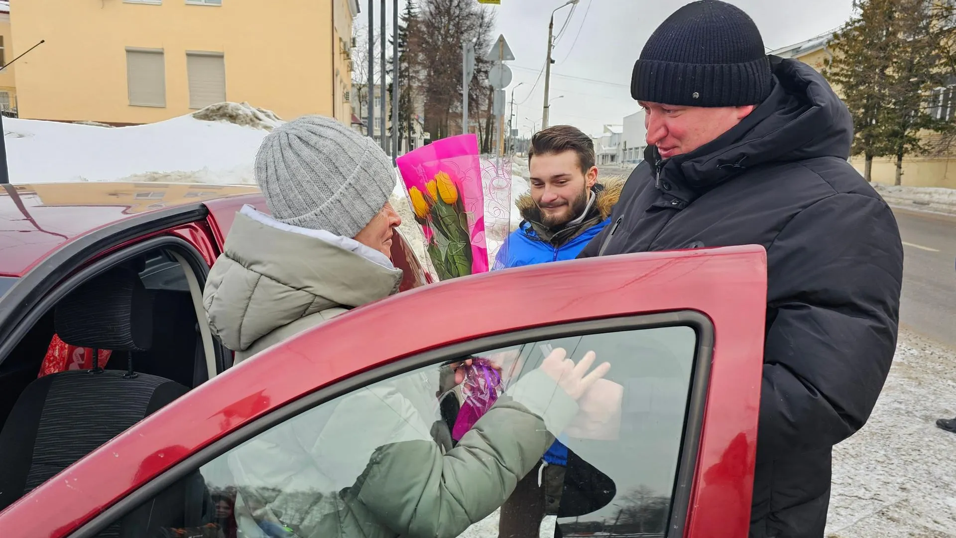 На улицы Луховиц вышел «Цветочный патруль»