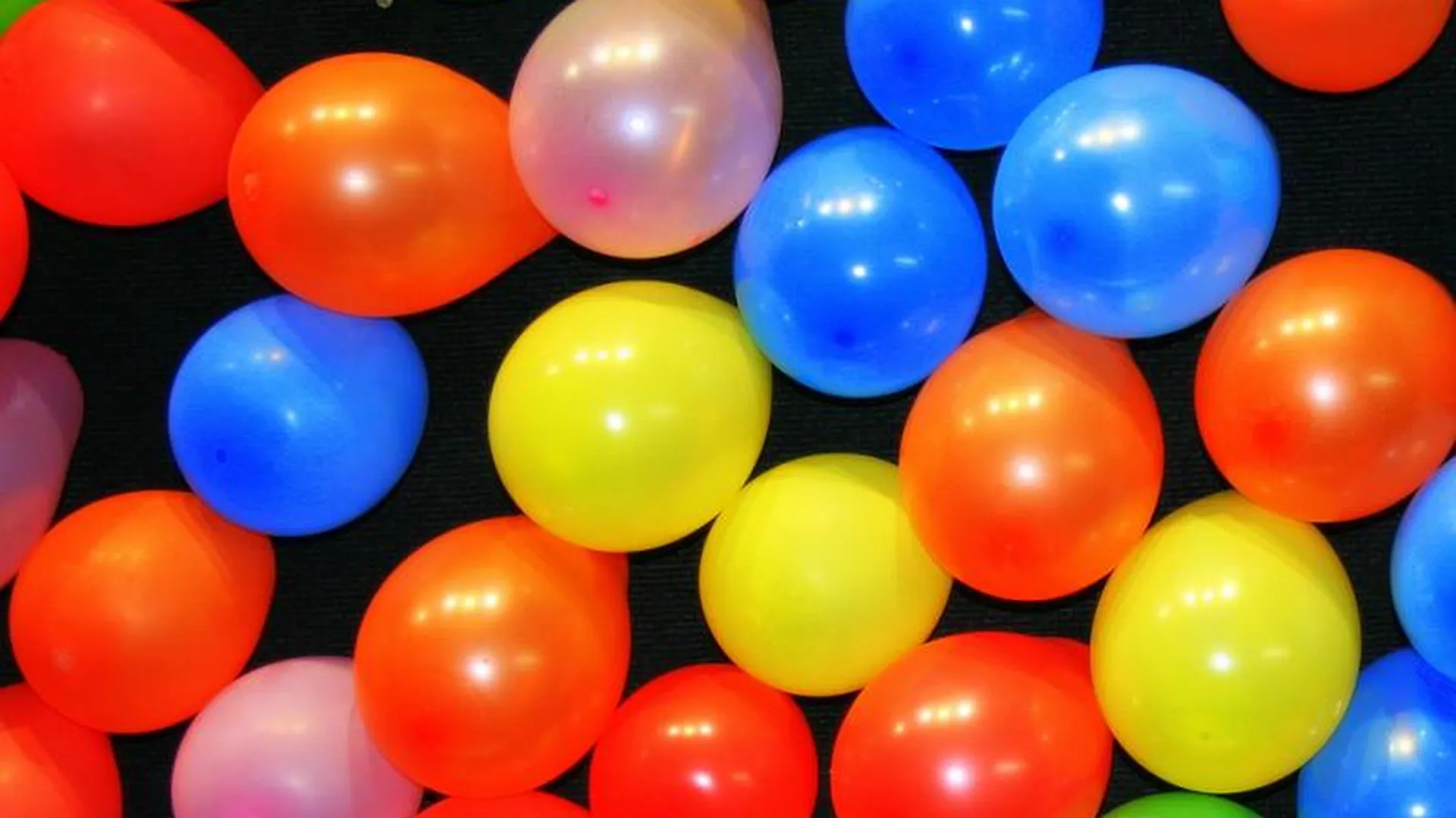 Воспитательницы запретили малышам запускать воздушные шарики в Дедовске