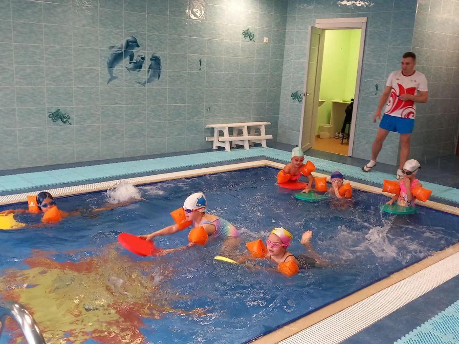 Почти как на море: в детском саду «Светлячок» в Реутове возобновили занятия в отремонтированном бассейне