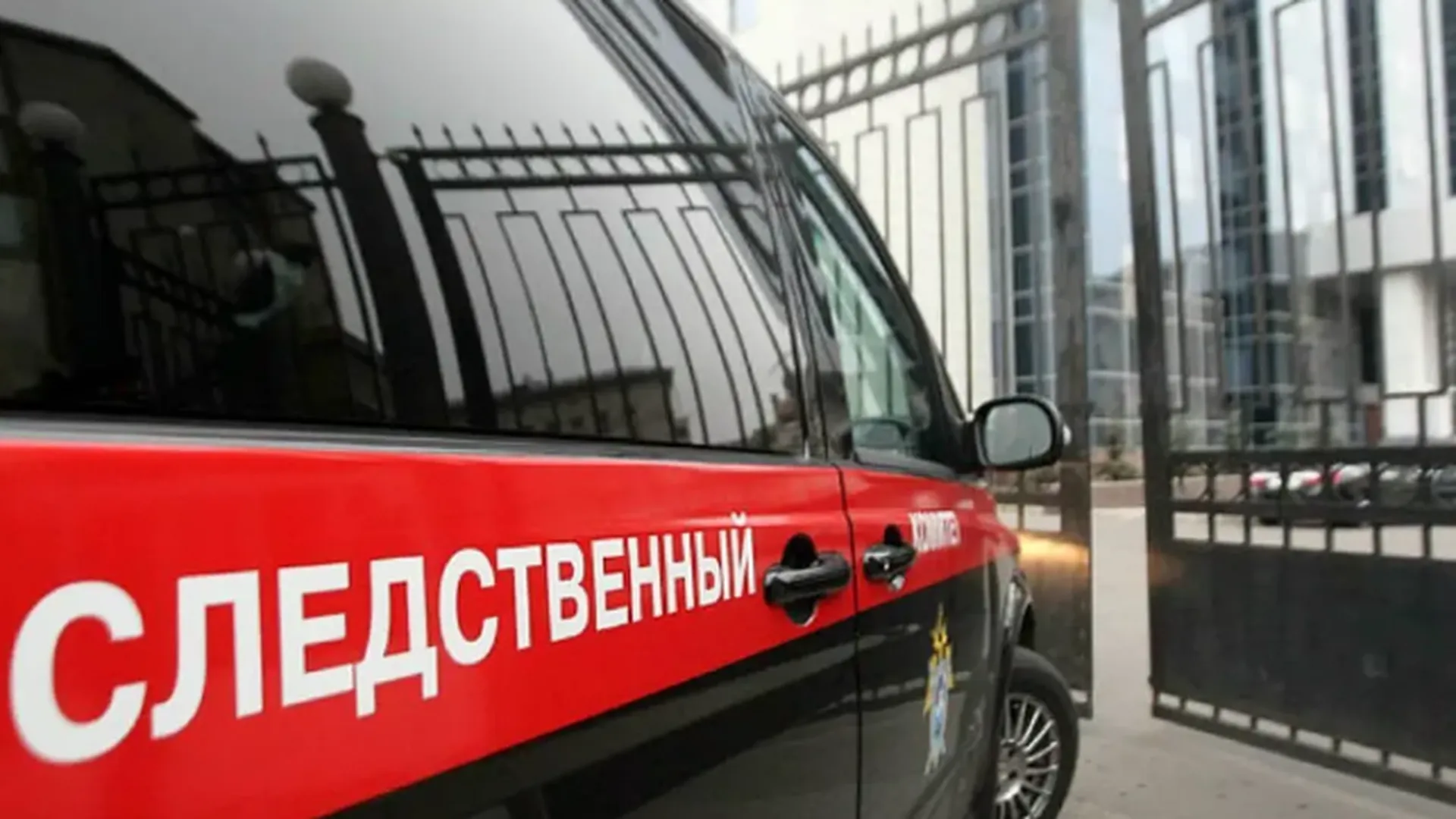 СК подтвердил гибель семи человек при падении автобуса в реку в Петербурге