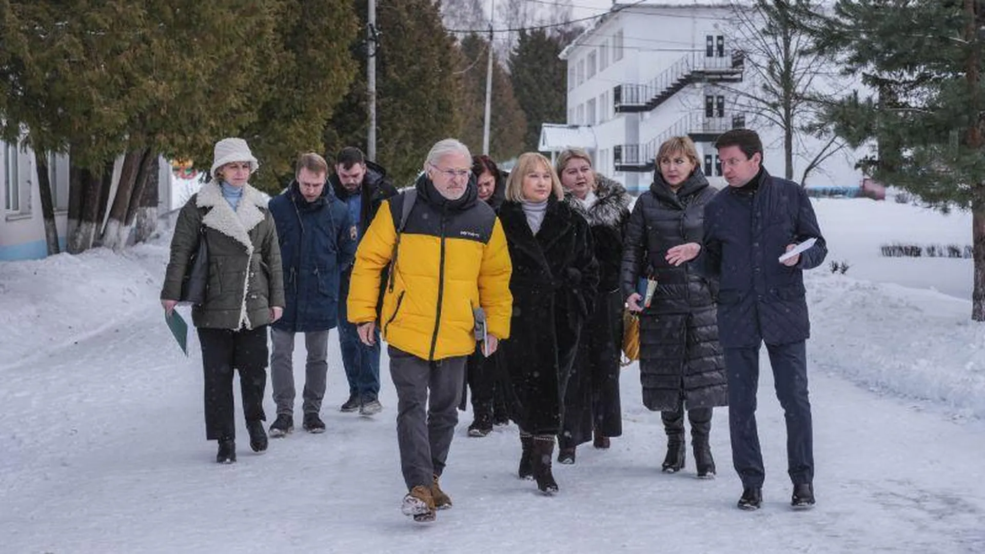 Омбудсмен Подмосковья вместе с представителями ООН осмотрела ПВР беженцев в Волоколамске