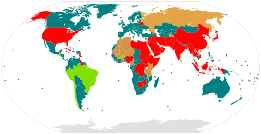 Смертная казнь в современном мире: темно-зеленым цветом показаны страны, где такая мера наказания отменена; салатовы — в обычном судопроизводстве отменена, но сохранена для особого судопроизводства (например, в праве военного времени), коричневым — предусмотрена законодательством, но приостановлена другими нормативными правовыми актами; красным — применяется
