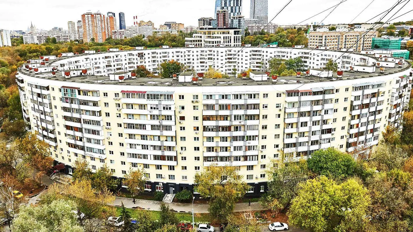 Круглый дом на улице Довженко в Москве капитально отремонтировали | 360°