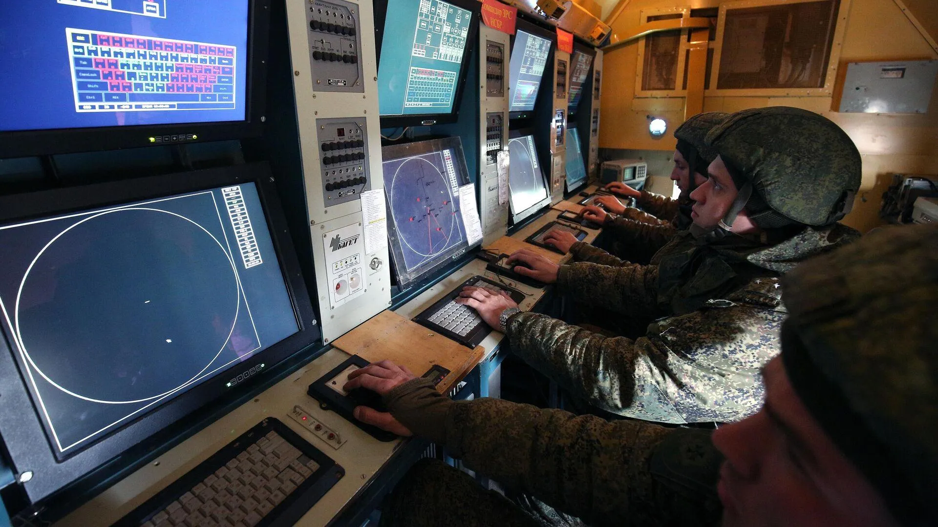 Военные нейтрализовали шесть беспилотников над Белгородской областью и Крымом