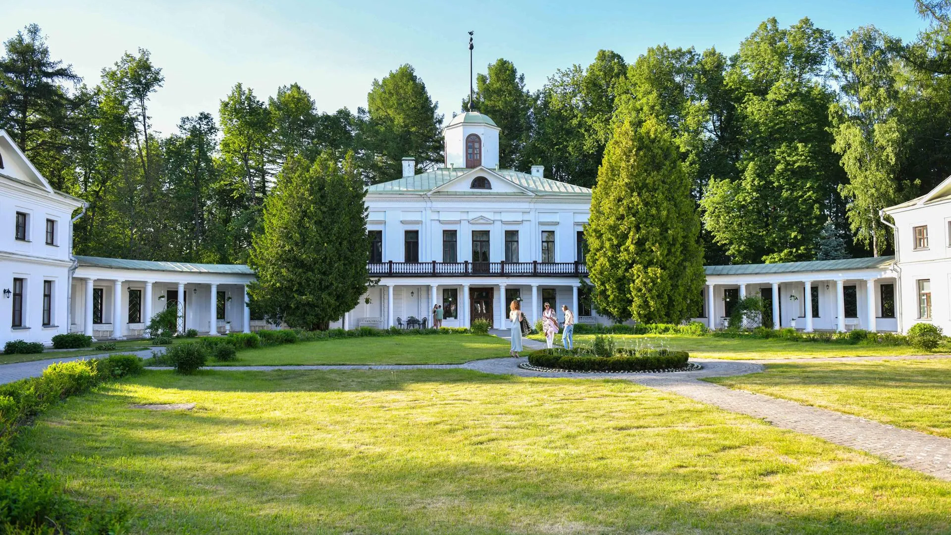 Звуки работы ПВО в Москве зафиксировали на видео | 360°