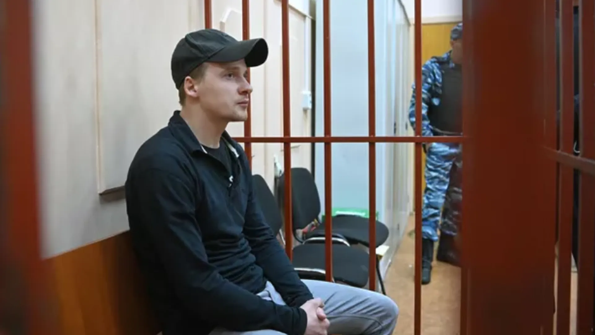 Обвиняемый в покушении на Прилепина останется под стражей до начала октября