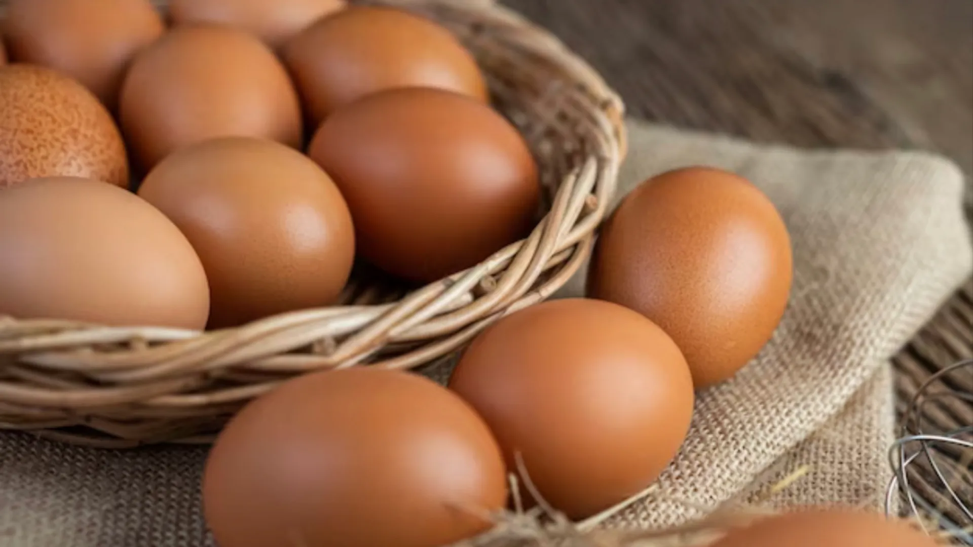 «Сразу становится лучше»: эзотерик рассказала, как избавиться от порчи с помощью простого яйца