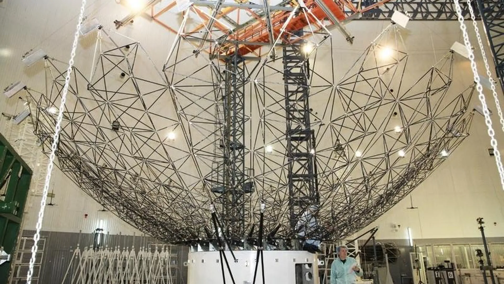 Телескоп, который позволит исследовать черные и белые дыры, появится в Пущино