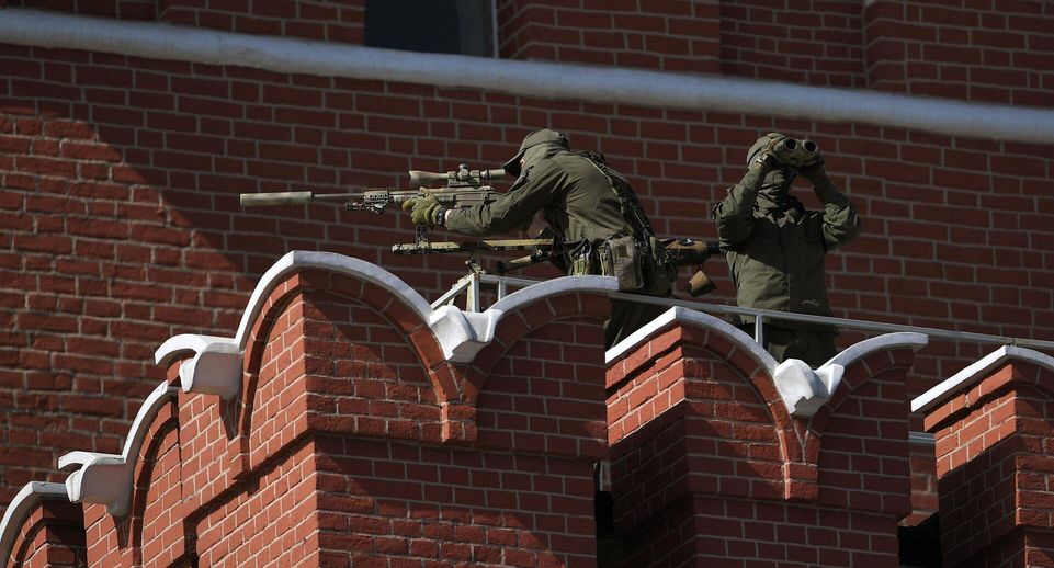 «Военный осведомитель»: снайперов из охраны Путина вооружили винтовками SSG 08