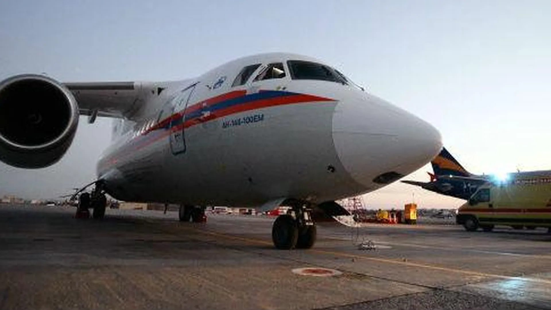 Самолет из Абу-Даби экстренно садится в Домодедово из-за самочувствия пассажира