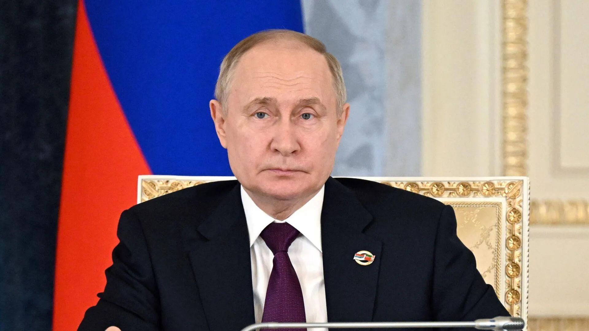 Путин назвал защиту информационной сферы актуальной для всех государств