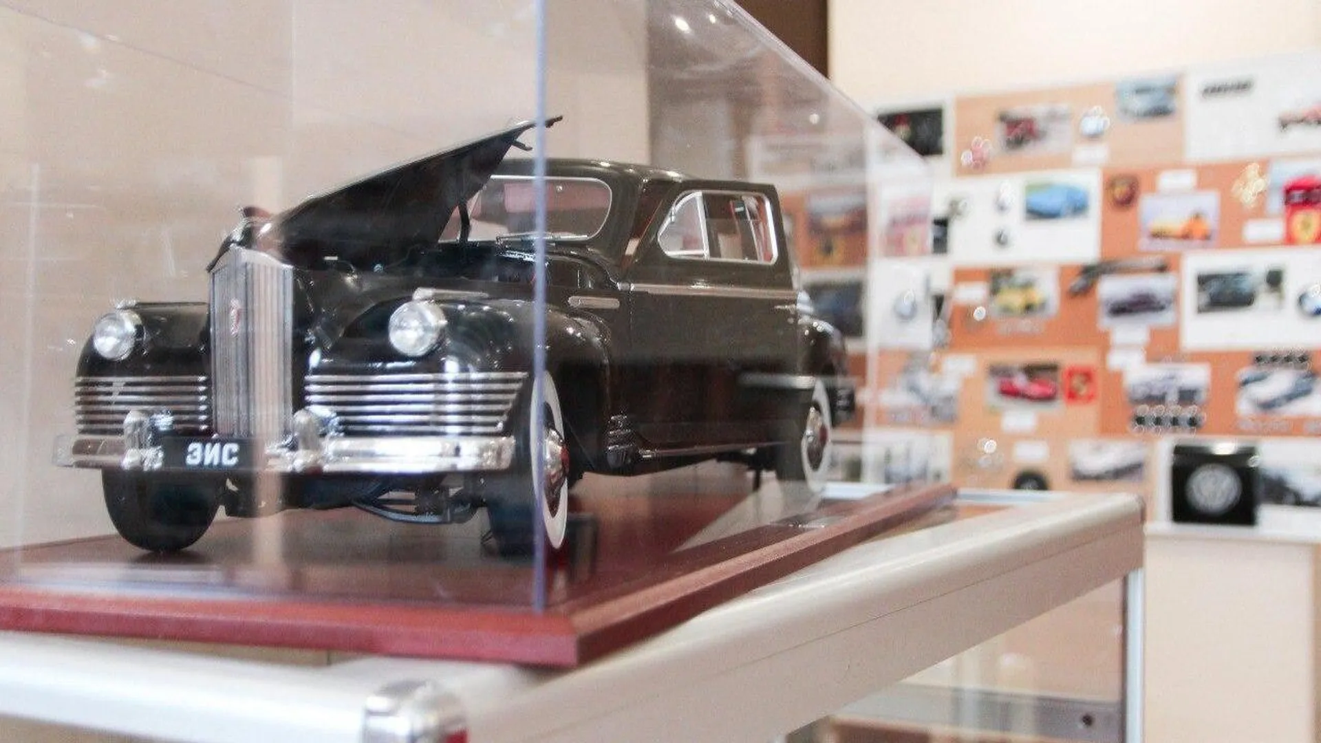 В подмосковной Коломне проходит уникальная выставка по истории автомобилей