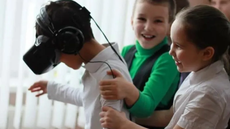 В Подмосковье родителей учат общаться с трудными подростками с помощью виртуальной реальности 