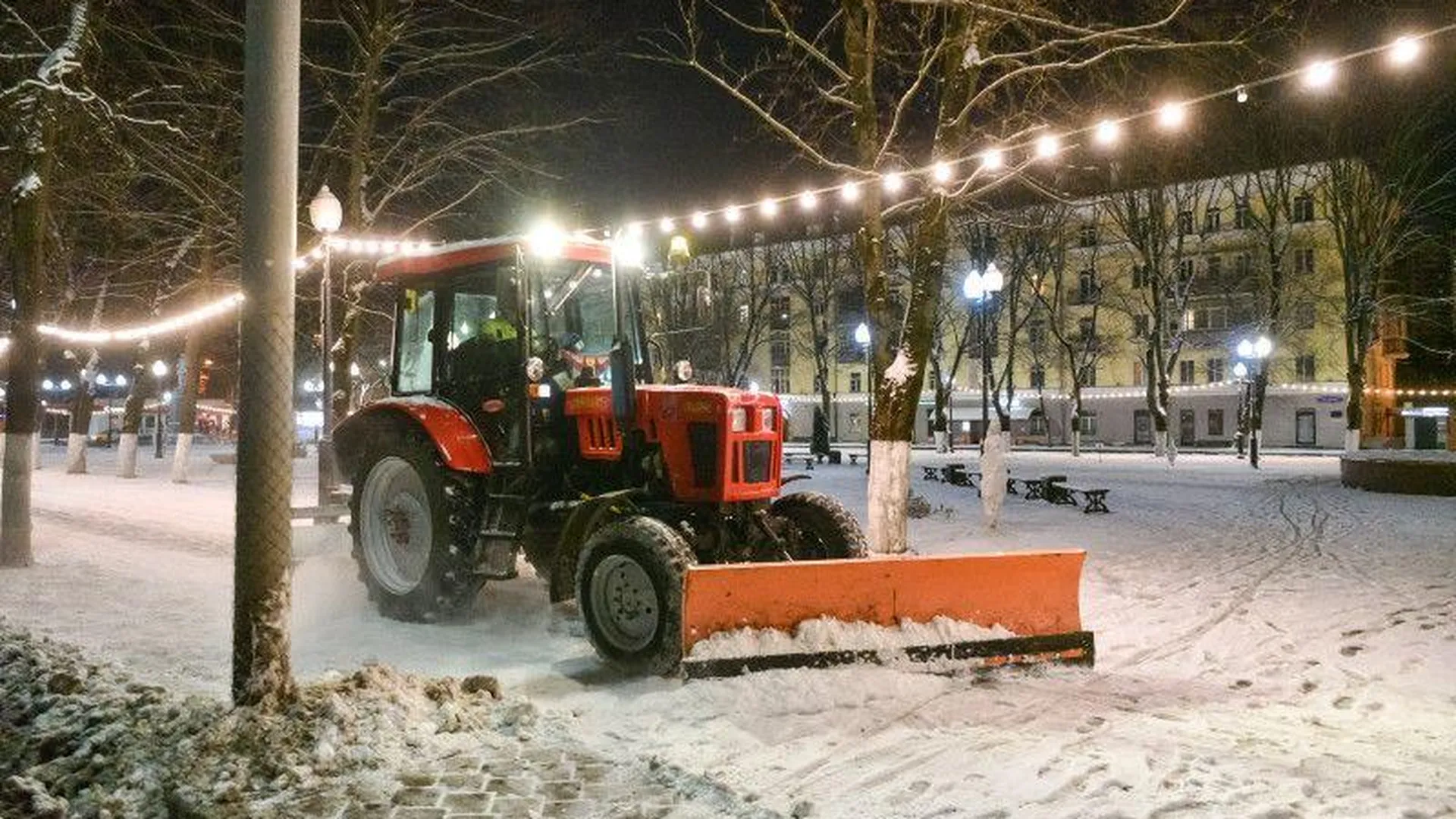 За 4 дня на «Добродел» направили более 2 тысяч жалоб на снег и наледь во дворах Подмосковья