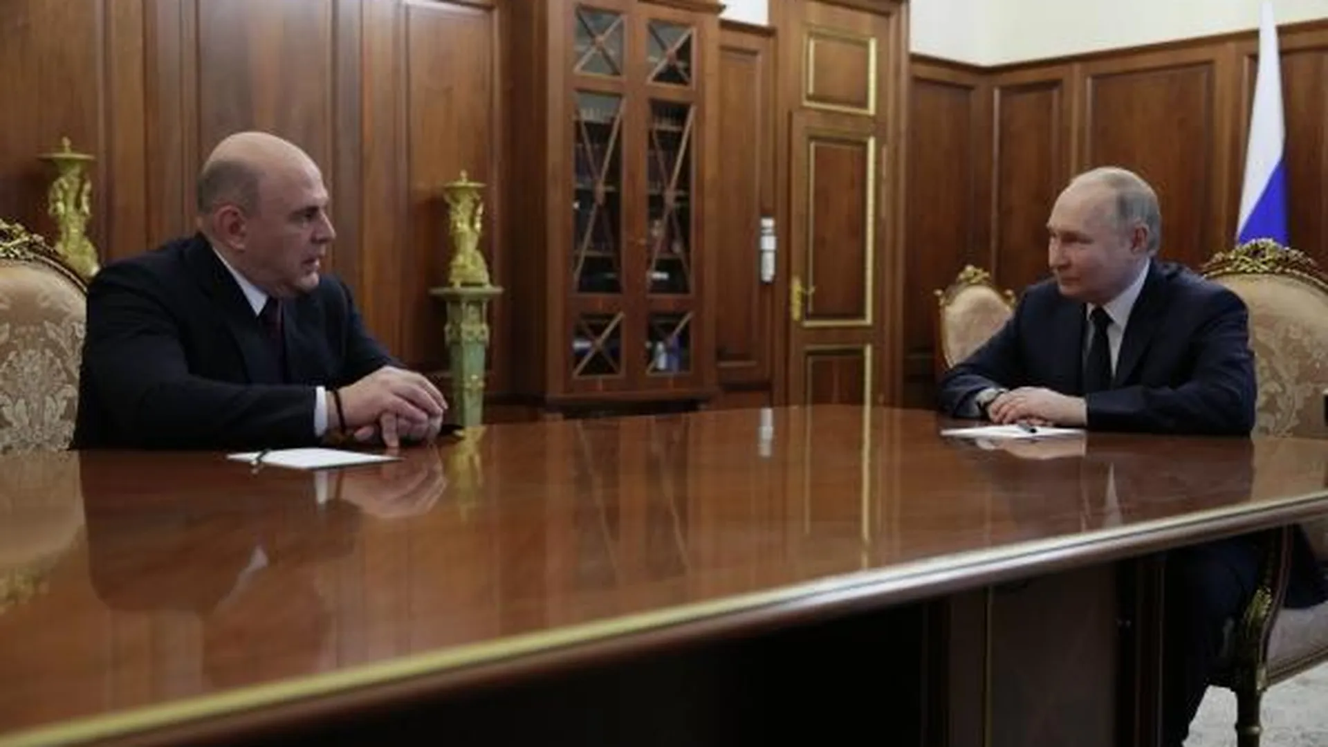 Путин провел встречу с Мишустиным