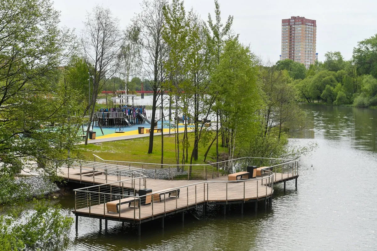 Набережную реки Серебрянки в Пушкино благоустроили. Фото и подробности |  360°