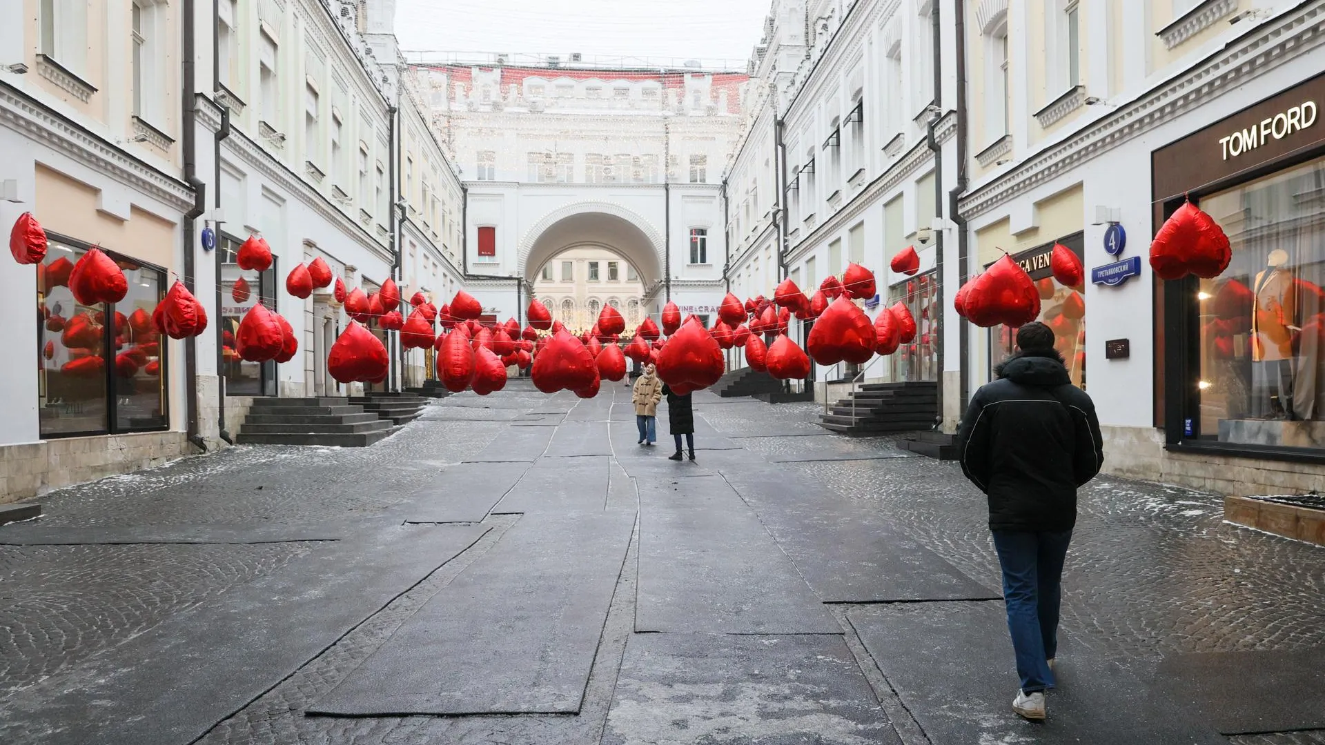 Украшения ко Дню святого Валентина в Москве. Немного невеселые.