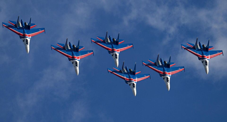 Синоптик Ильин рекомендовал отменить пролет авиации на параде Победы в Москве