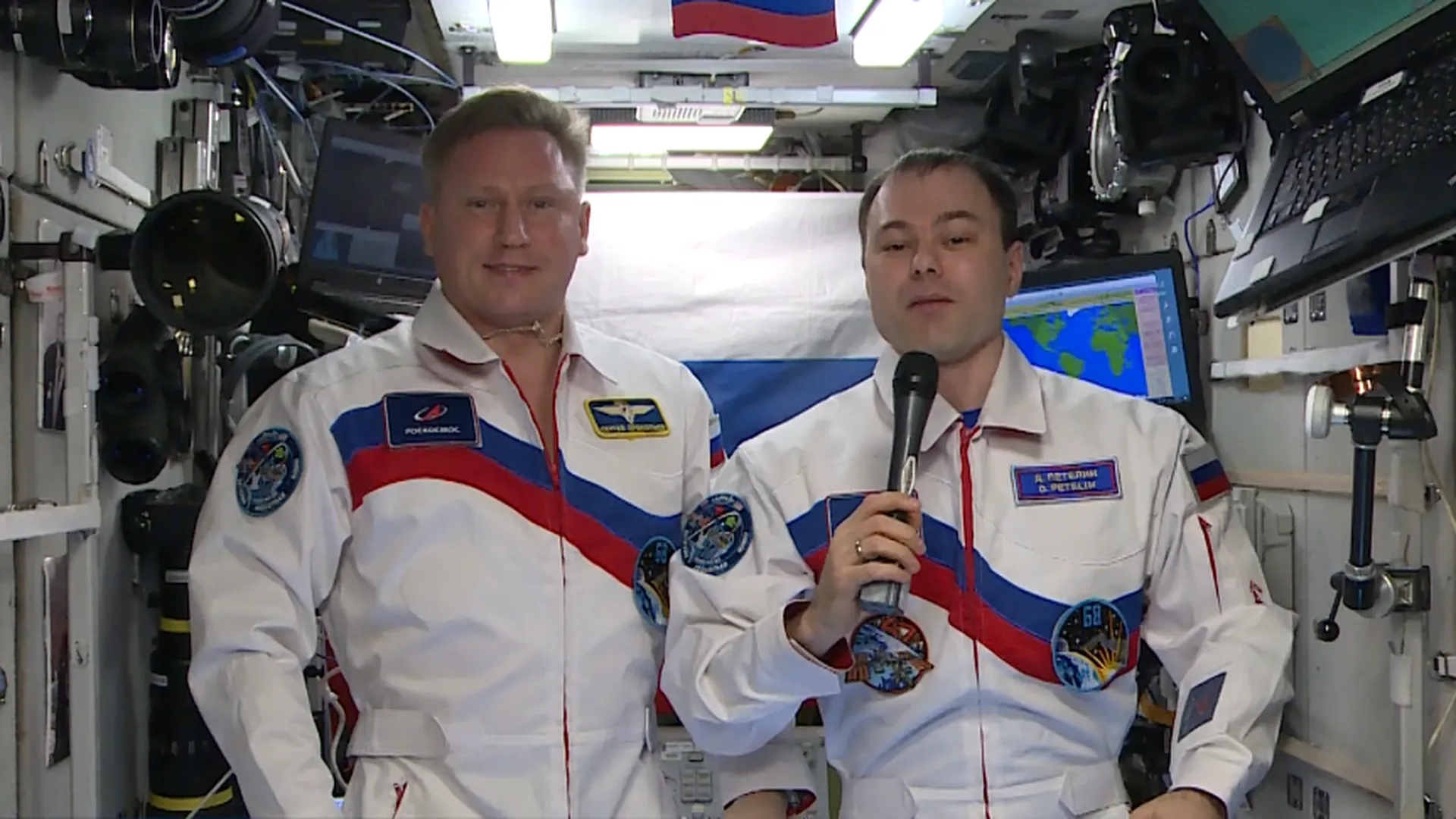 Россиянок поздравили с Международным женским днем из космоса