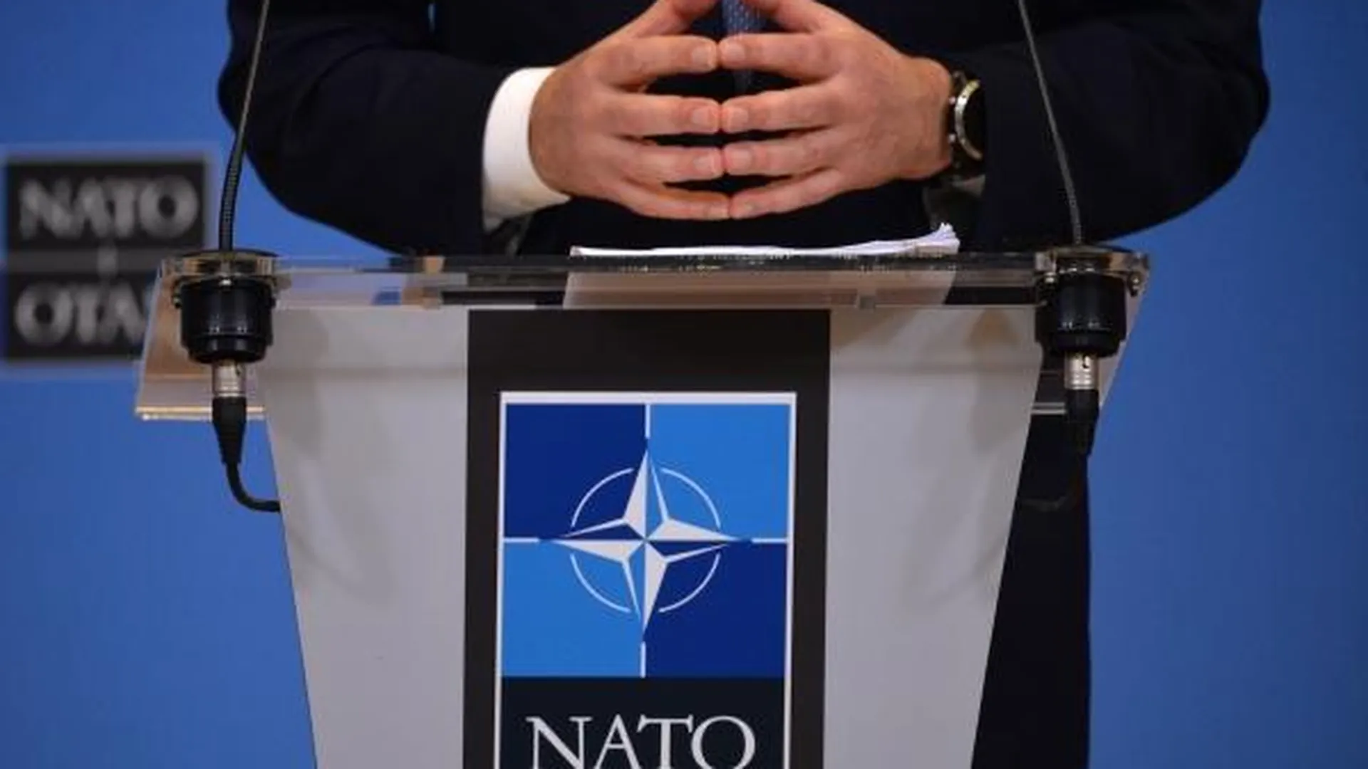 «России нельзя доверять». Замгенсека НАТО предостерег от проведения переговоров