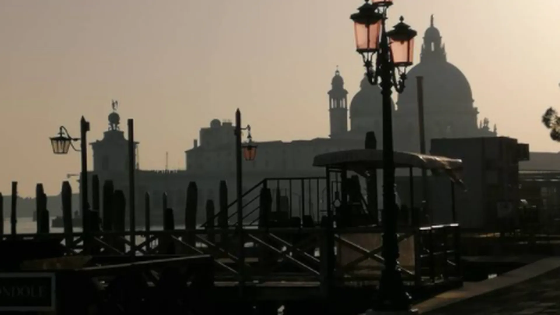 Сухие каналы Венеции — сигнал климатического бедствия. Надолго ли там пришвартовали гондолы?