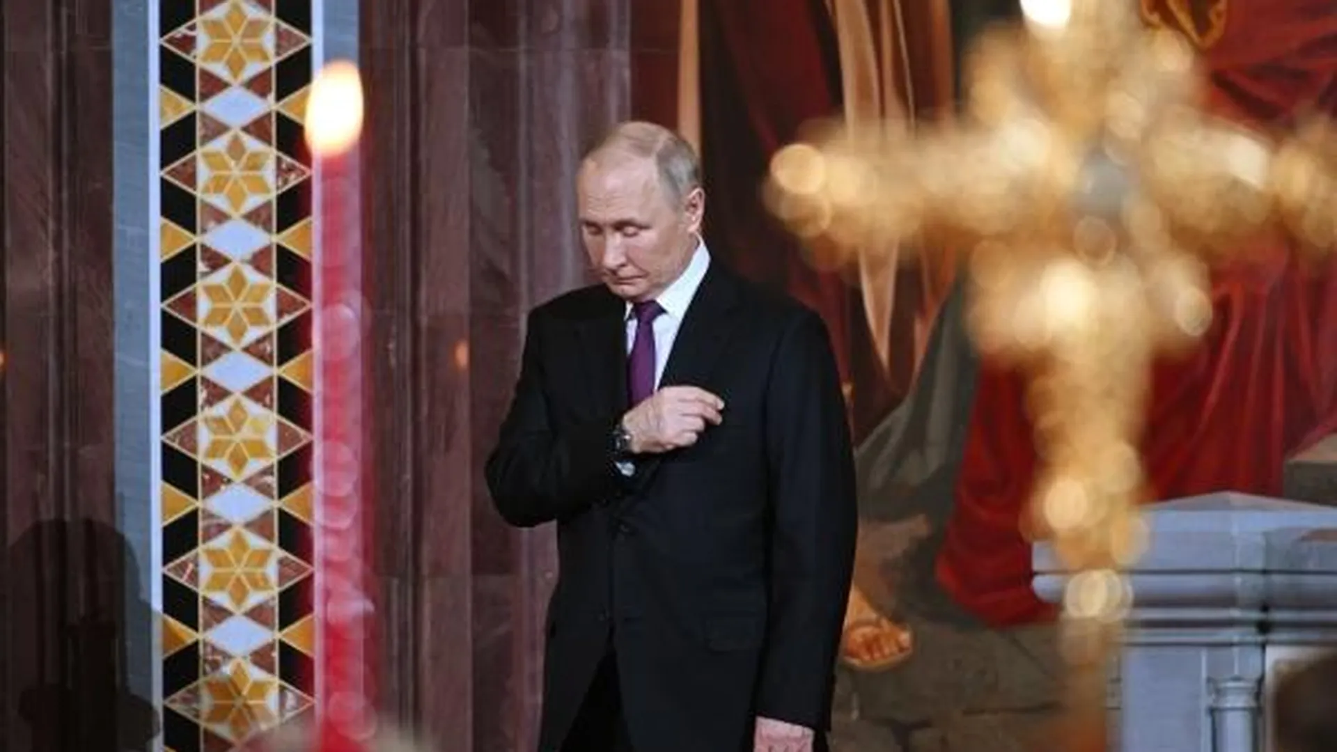 Путин прибыл на пасхальное богослужение в храм Христа Спасителя