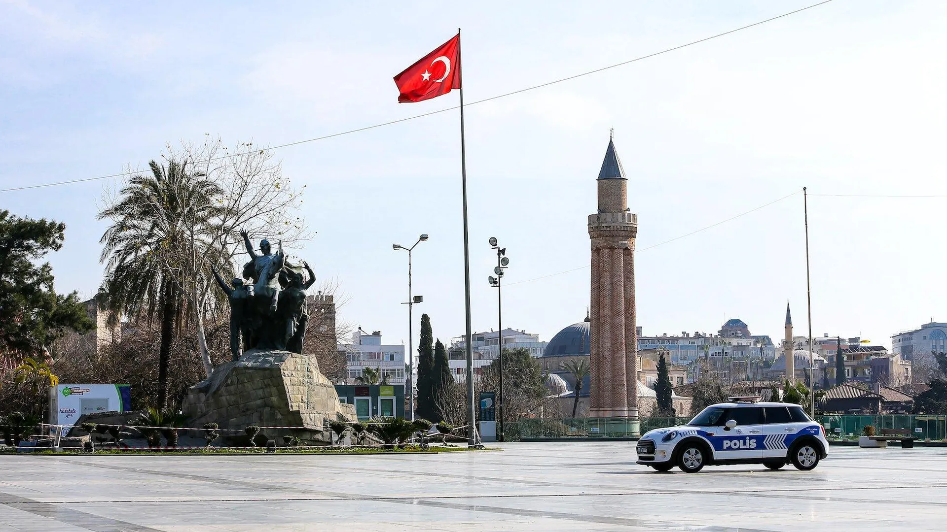 Полицейский расстрелял коллег на юго-востоке Турции