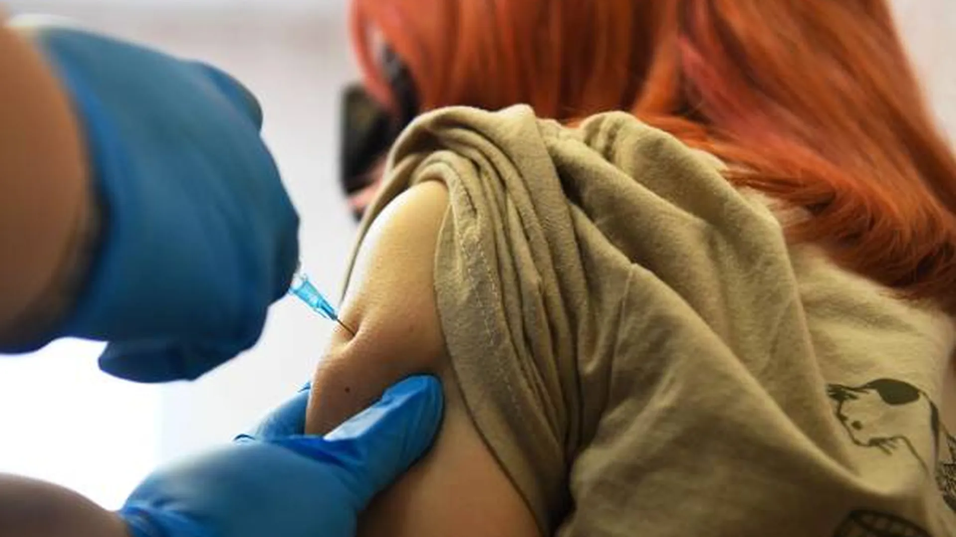 Первым вакцину от COVID в рамках исследований введут детям 9-11 лет — Гинцбург