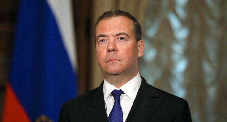 Медведев: Россия проводит СВО для полного искоренения фашизма