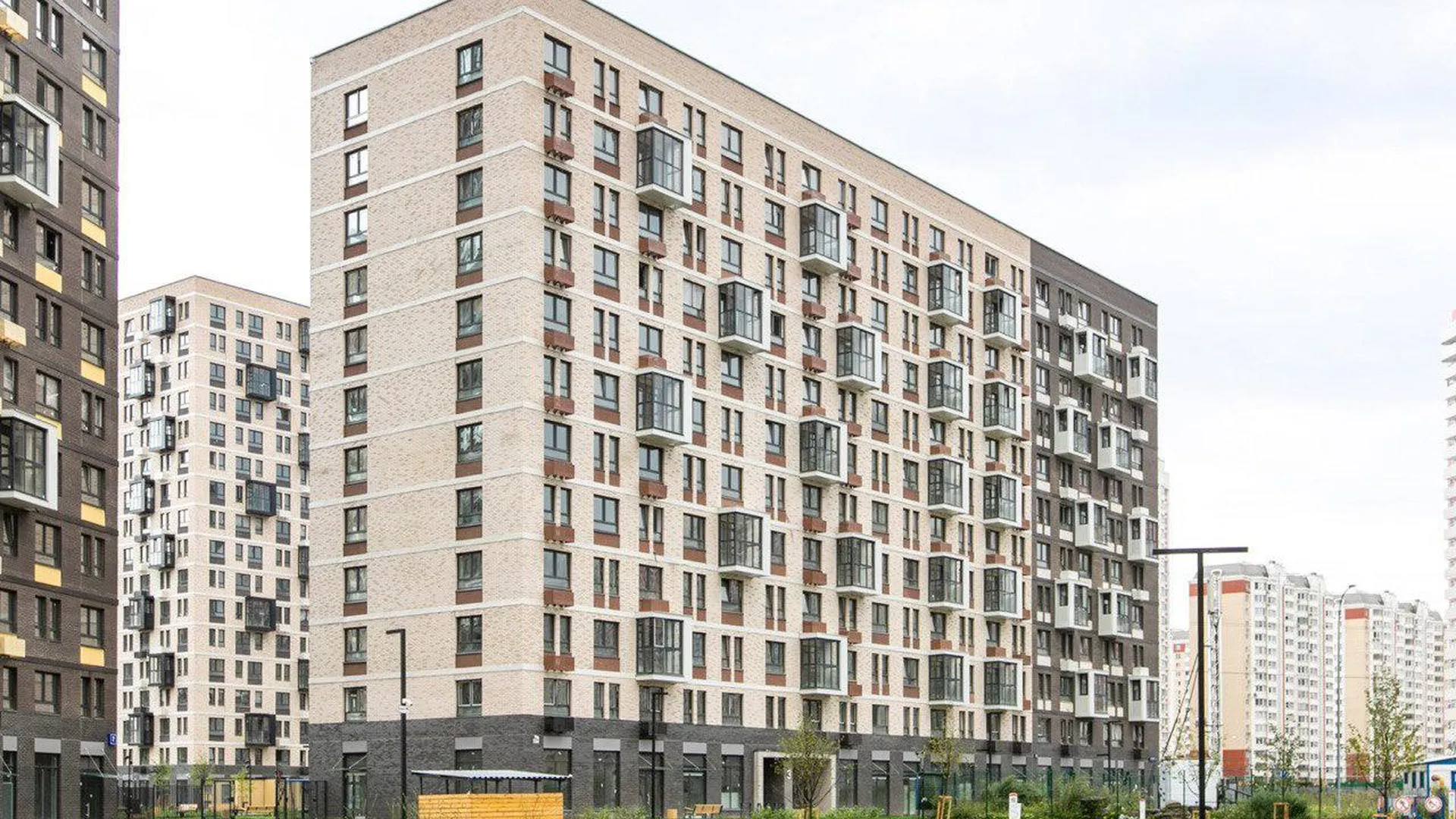 Более восьмиста дольщиков ЖК «Большое Путилково» скоро получат ключи от своих квартир