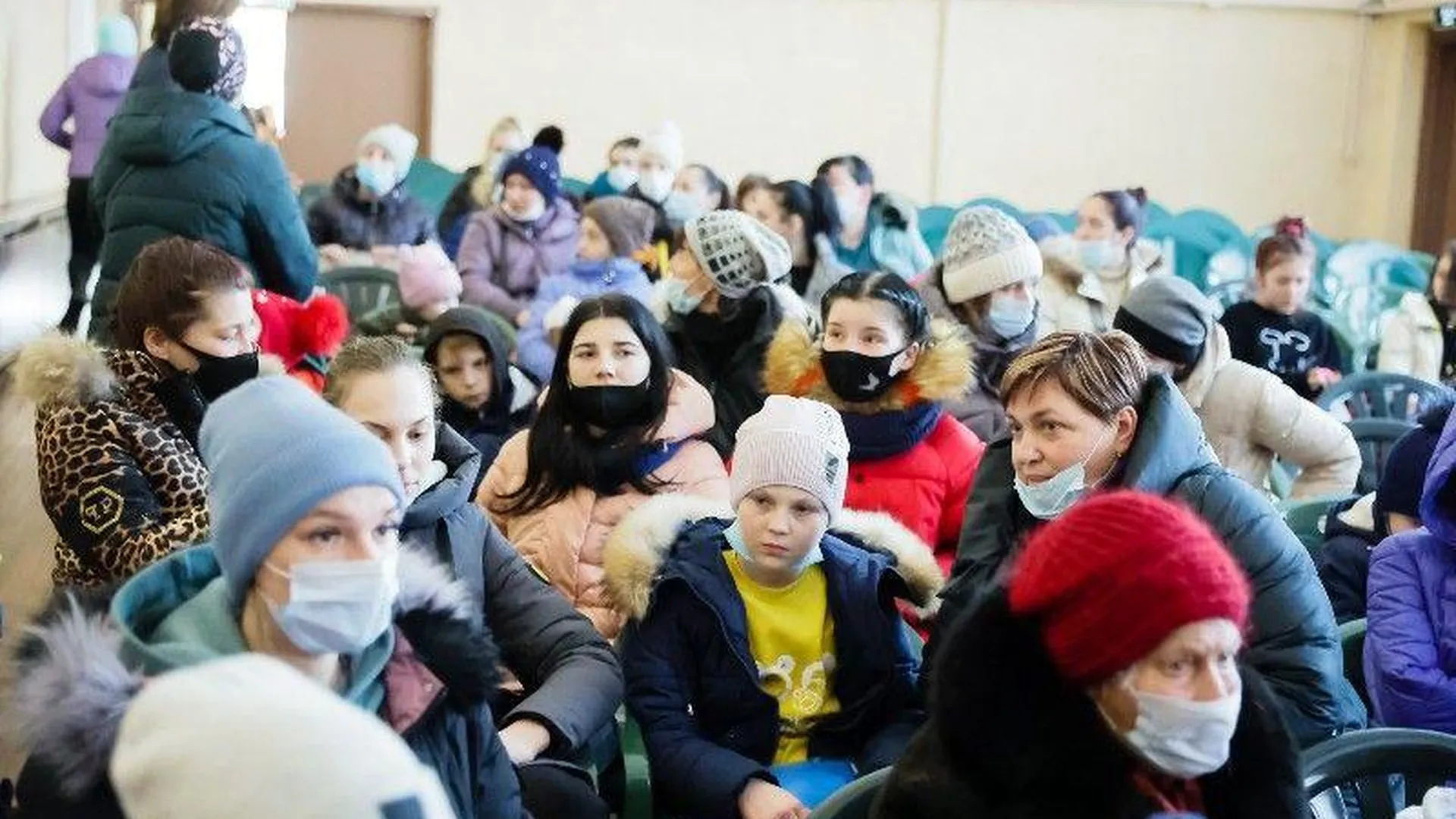 Воробьев поблагодарил жителей, волонтеров, врачей и предпринимателей за помощь беженцам