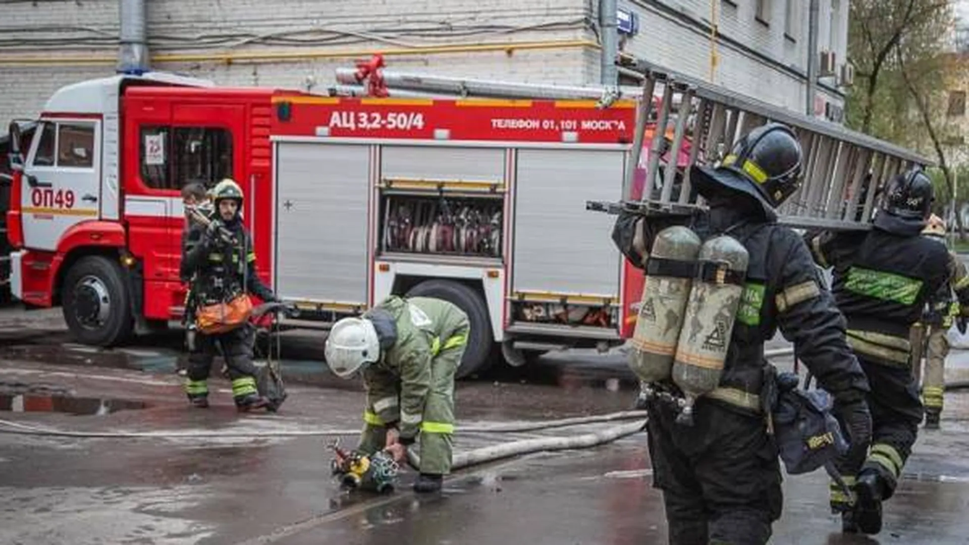 Два человека погибли при пожаре в гостинице «Вечный зов» — СМИ