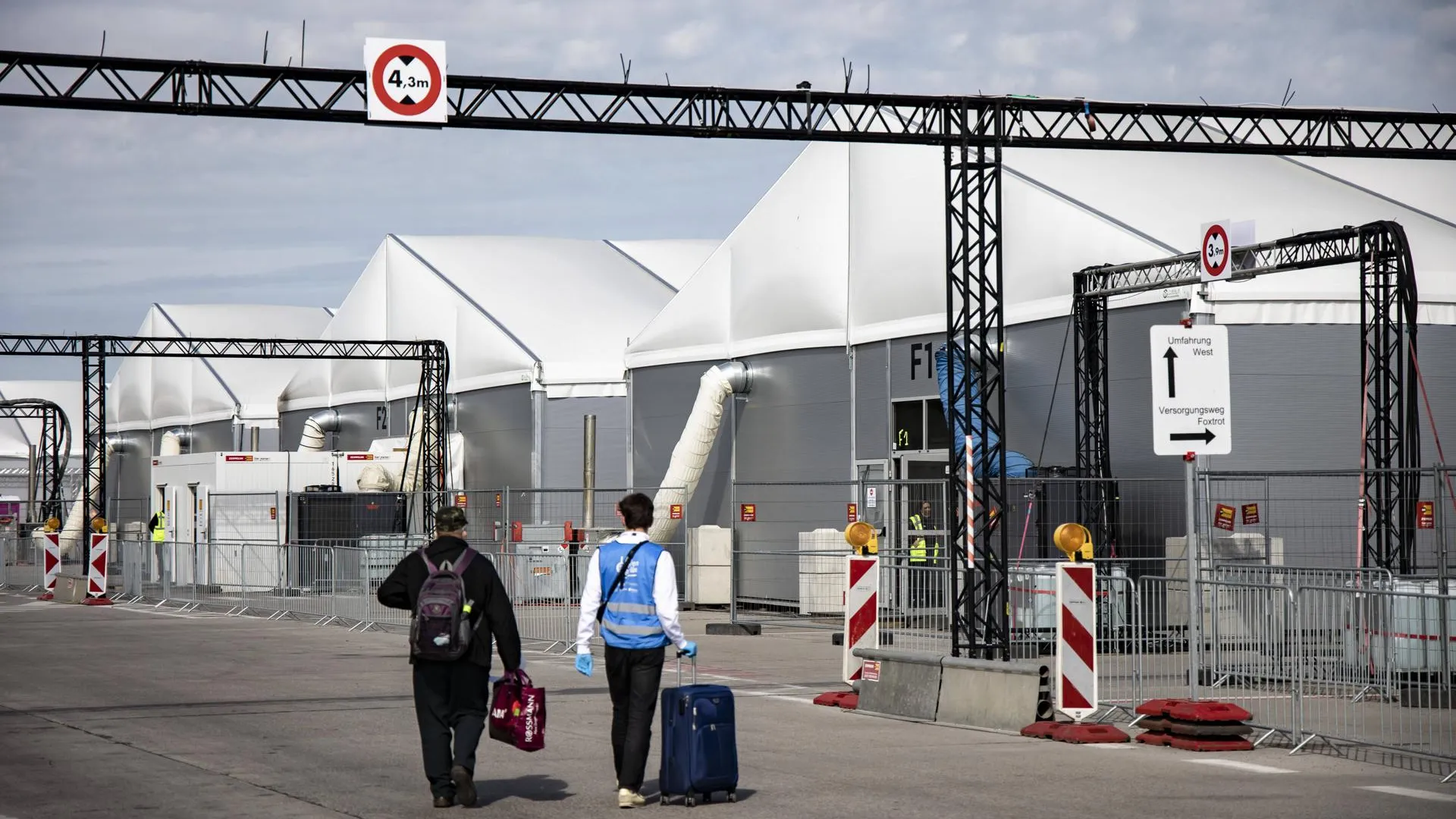 Законсервированный аэропорт Тегель в Берлине — там принимают приезжающих в ФРГ украинских беженцев / IMAGO / Emmanuele Contini